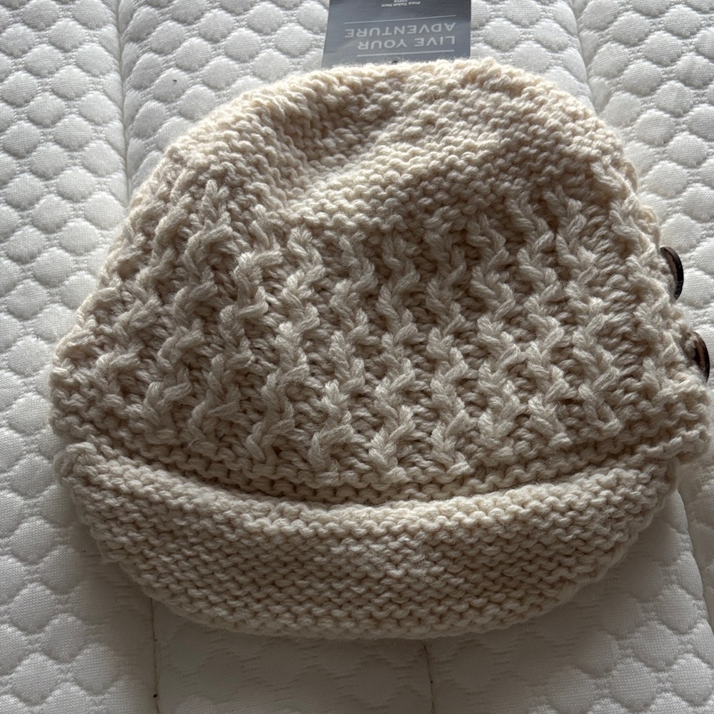 Eddie Bauer Cream Knit Beanie